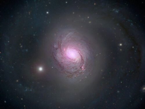Физики приблизились к разгадке тайны странного светящегося кольца вокруг черной дыры Млечного Пути