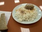 Кировские ученики жалуются на ужасное качество пищи в школьных столовых