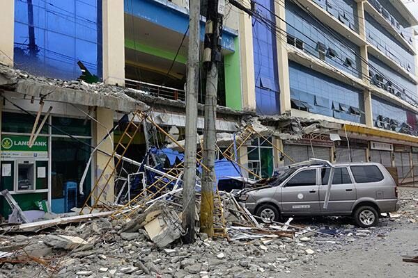 На Филиппинах произошло землетрясение, повлекшее за собой серьезные последствия