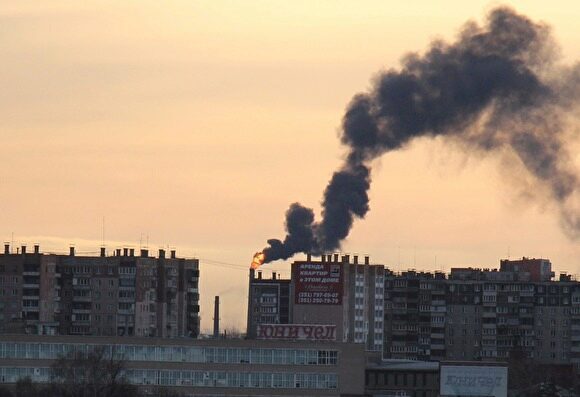 Огонь из труб ЧЭМК напугал жителей Челябинска