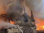 Пожар в Соборе Парижской Богоматери до сих пор не могут потушить