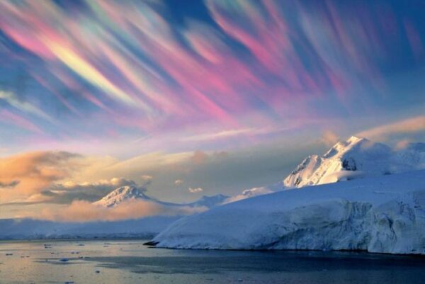 В Антарктиде обнаружено странное явление, предвещающее страшные события – уфологи