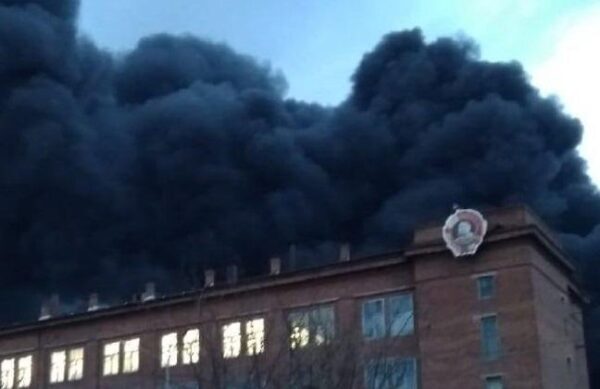 В Красноярске горит оборонный завод "Красмаш"