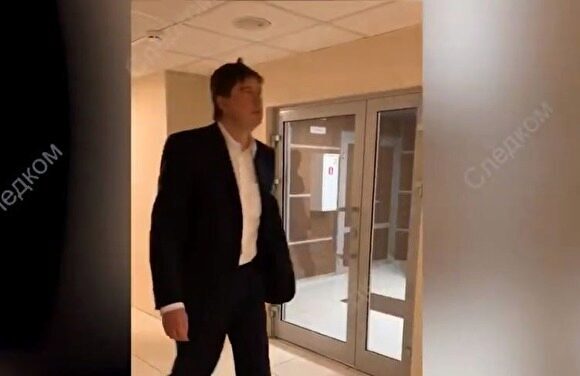 Задержанного акционера банка «Югра» Алексея Хотина доставили в СКР