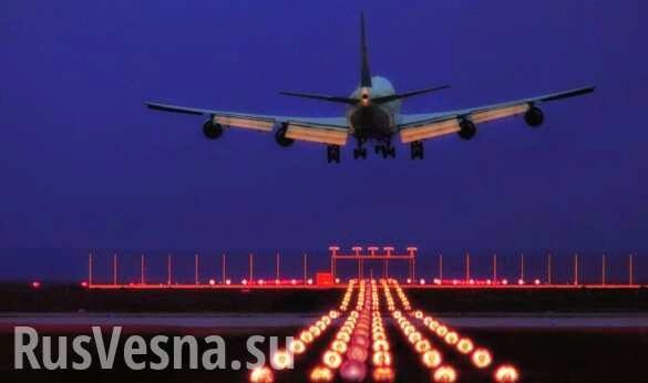 Boeing 737 экстренно сел во Внуково из-за проблем с шасси (ВИДЕО)