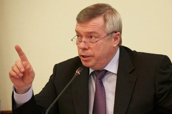 Губернатор Ростовской области отчитал министра ЖКХ за неуверенность