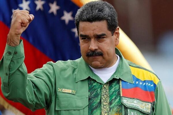 Мадуро выступил с призывом к военным немедленно задерживать предателей в своих рядах
