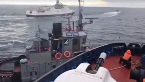 Морской трибунал потребовал от России освободить моряков, задержанных в Керченском проливе