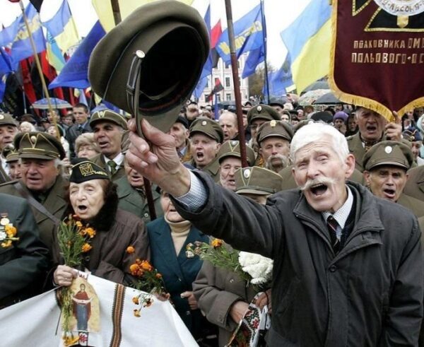 Первый пошел – на Украине подан иск против Порошенко