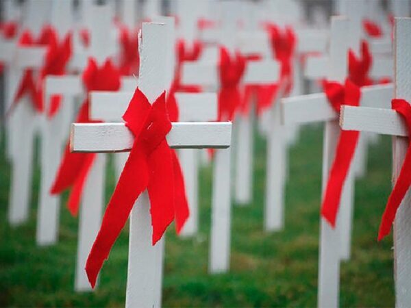 Почти 320 тысяч россиян умерло от ВИЧ за 31 год