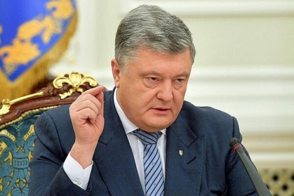 Порошенко покинул здание администрации президента Украины
