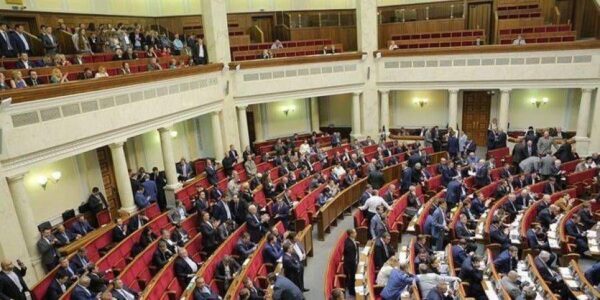 Президентский законопроект об изменении избирательной системы зарегистрирован в Раде