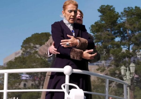 Селин Дион и Джеймс Корден повторили знаменитую сцену из «Титаника»