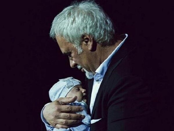 В Сети появилось трогательное фото Валерия Меладзе с младенцем на руках