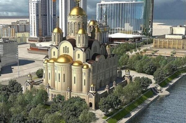 Верующие попросили отложить опрос по строительству храма святой Екатерины на месяц