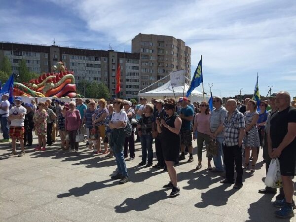 Жители Гатчины протестуют против платного входа в исторический парк