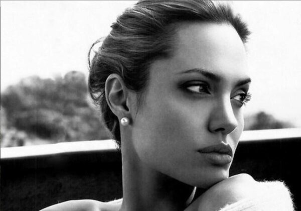 Анджелина Джоли стала постоянным редактором журнала Time