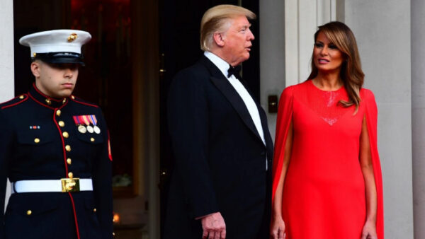 Мелания Трамп блеснула на ужине в Лондоне красным платьем