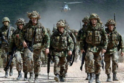 НАТО стягивает к границам РФ тысячи своих военнослужащих