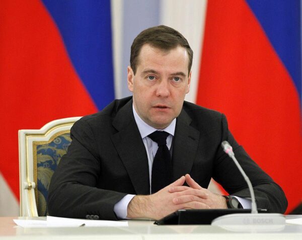Медведев ответил на призыв из Киева относительно санкций против Украины