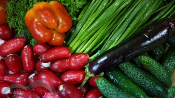 Какие и почем продают овощи и фрукты на Центральном рынке Липецка