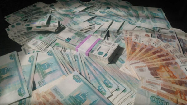 100 000 рублей липчанин похитил из магазина
