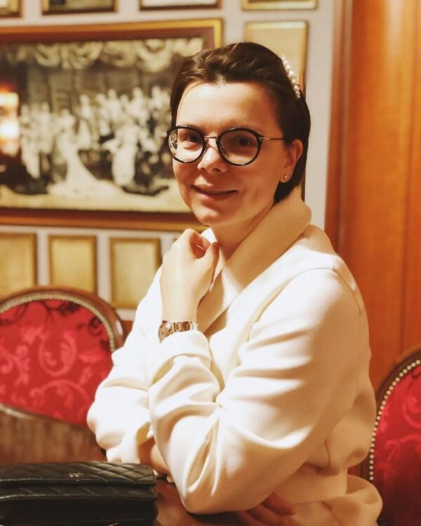 Ассистентка Евгения Петросяна Татьяна Брухунова, отдыхая в Германии, не может нормально поесть
