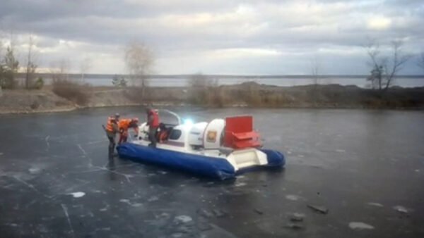 Четырех липецких рыбаков унесло на льдине