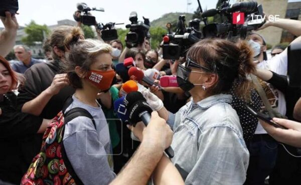 ЛГБТ-активисты устроили провокацию на акции против Намахванской ГЭС