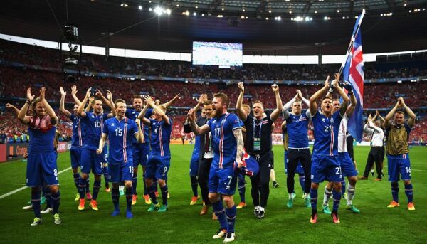 2018, группа I. Турция — Исландия 0:3. Ликование островитян