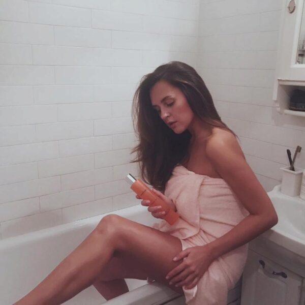 Актриса Мария Шумакова порадовала поклонников снимками в ванной комнате