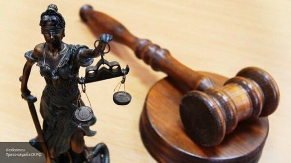 Акушерка дзержинского перинатального центра обвиняется в даче ложных показаний на суде