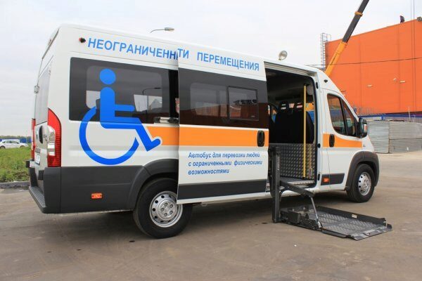Автопарк службы социального такси в Красноярске пополнился новыми авто