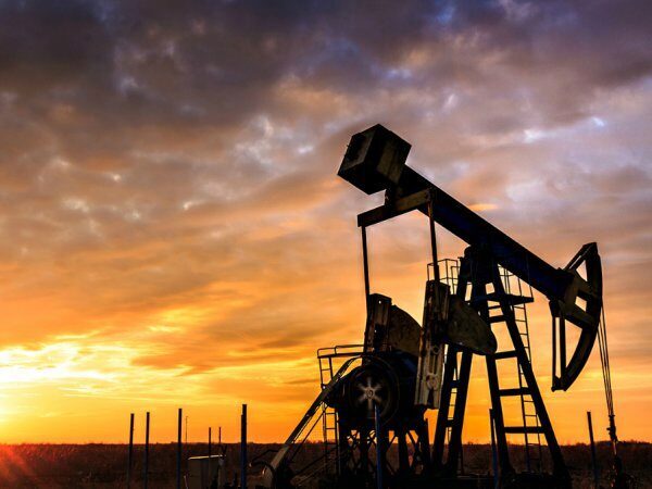 Цена на нефть марки Brent опустилась ниже 58 долларов за баррель