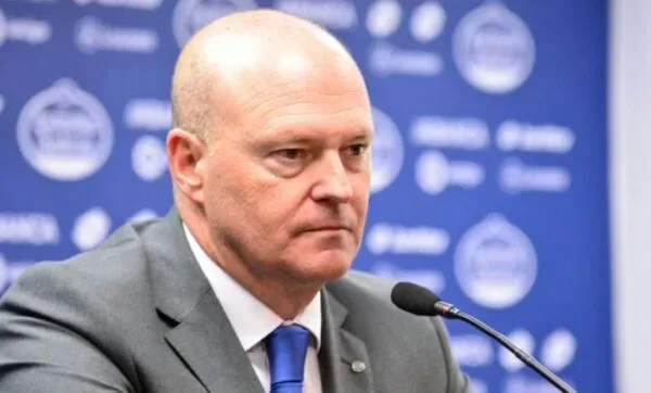 Депортиво сократил основного тренера Пепе Меля
