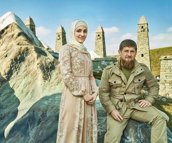 Дочь Рамзана Кадырова Айшат провела в Москве показ новых нарядов от чеченского Дома моды Firdaws – столичные знаменитости в восторге, фото, видео