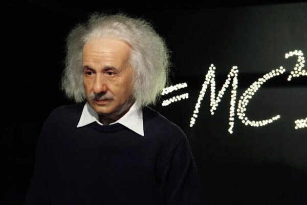 Две записки с секретом счастья от Эйнштейна оказались выставленными на аукцион