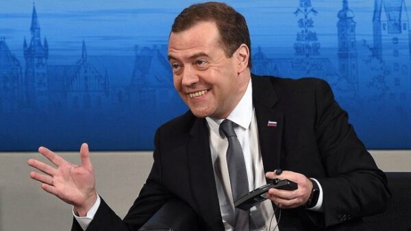 Экономика РФ вошла в фазу роста — Медведев