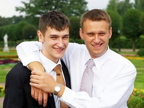 Европейский суд назначил сумму компенсации братьям Навальным по делу «Ив Роше»