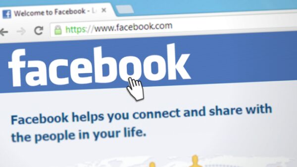 Фейсбук и Google поддерживали размещение антимусульманской рекламы в социальных сетях