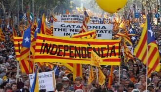 Испанские власти заявили, что намерены лишить Каталонию автономии