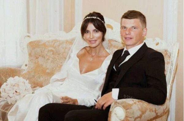 Казьмина удалила все свадебные фото с Аршавиным из Instagram