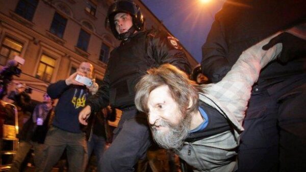 Количество задержанных в России на протестах перевалило за 200 человек