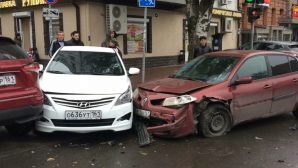 Массовая авария произошла в центре Ростова
