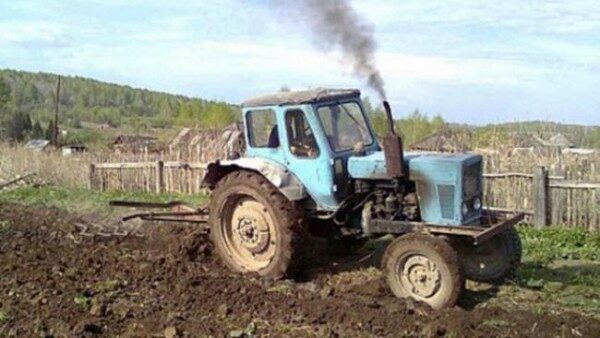 На Донбасе подорвался тракторист во время сельхоз работ