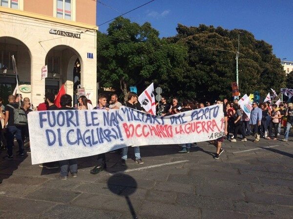 На Сардинии протестующие выступили против учений НАТО