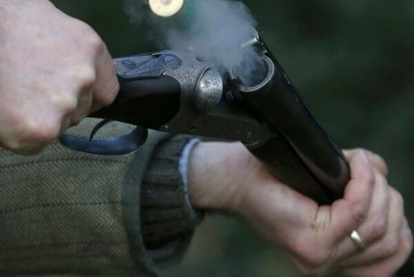 На Урале полицейский прострелил себе ягодицы из охотничьего ружья