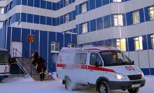 На Ямале в очереди на прием к врачу в больнице умер пациент