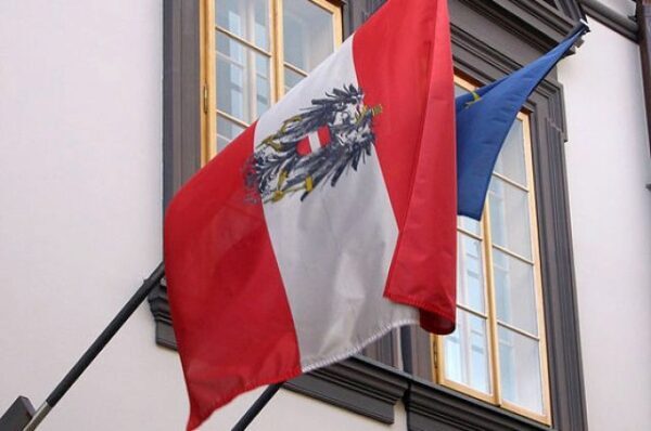 На выборах в парламент Австрии социал-демократы обошли правых