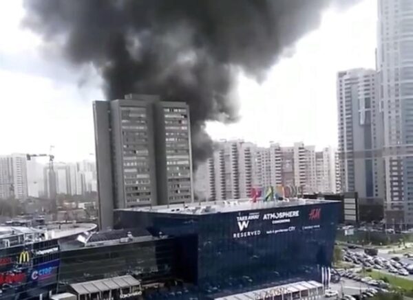 На юго-западе столицы из-за пожара на стройке эвакуировали 48 рабочих